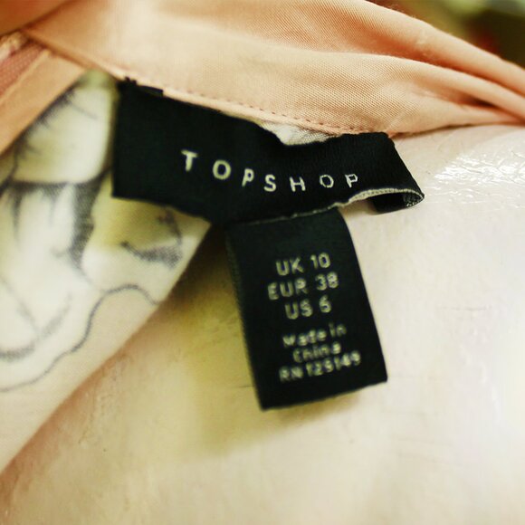 Boho-Chic '70s Vintage Inspired Floral Tie-Neck Blouse Top - Picture 4 of 6